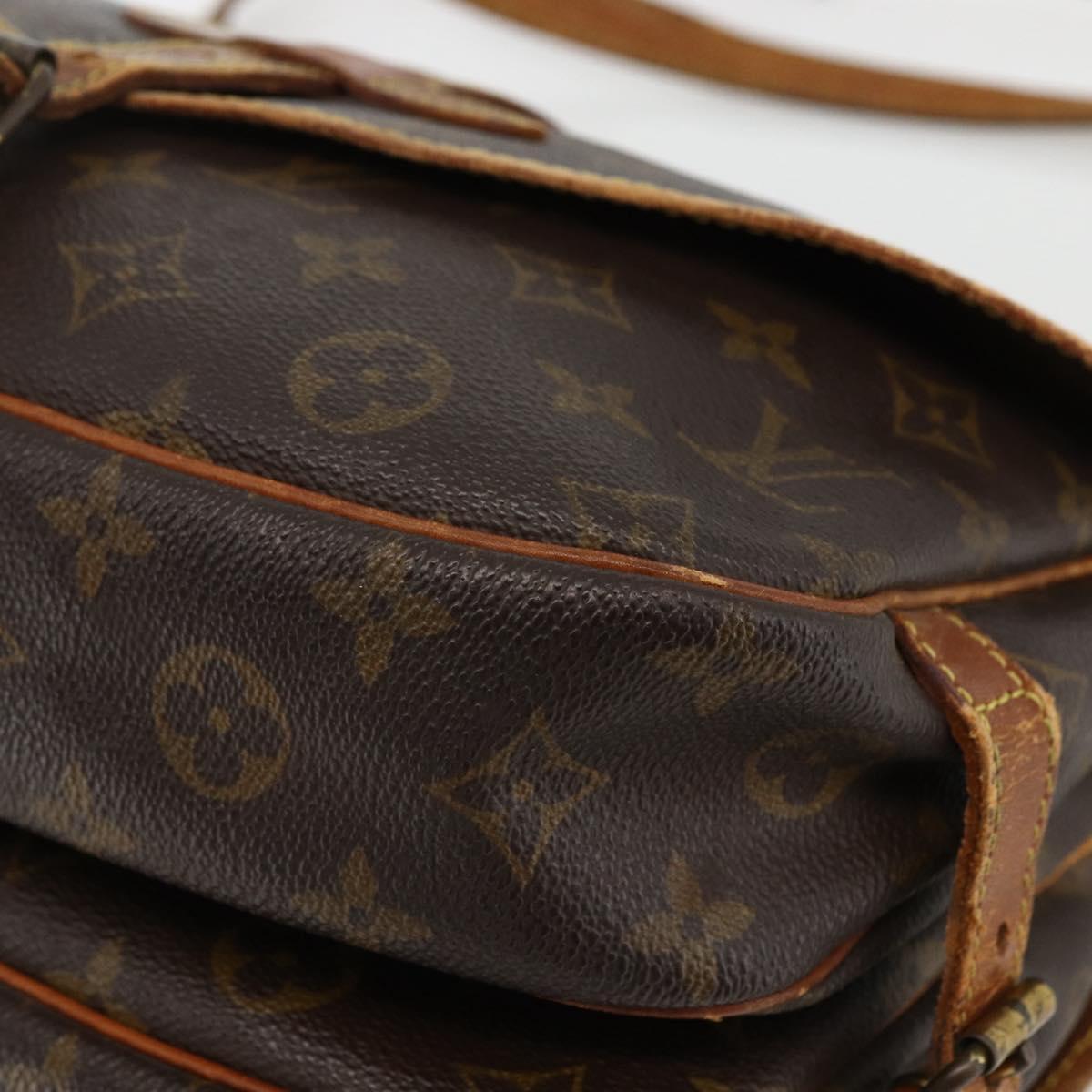 LOUIS VUITTON Monogram Saumur 30 Shoulder Bag M42256 LV Auth bs33502