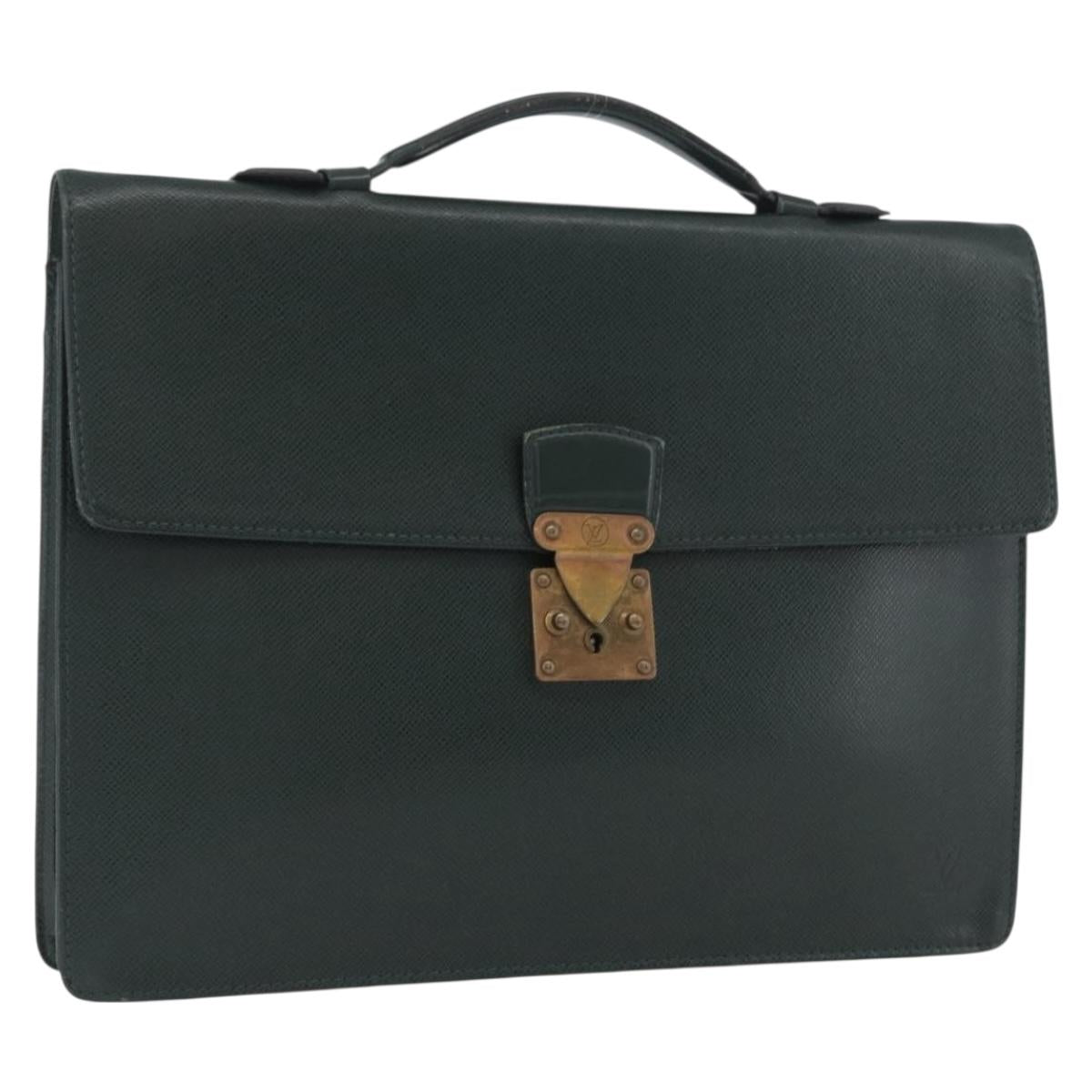 LOUIS VUITTON Taiga ServietteKourad Business Bag Epicea T16786 LV Auth bs33668