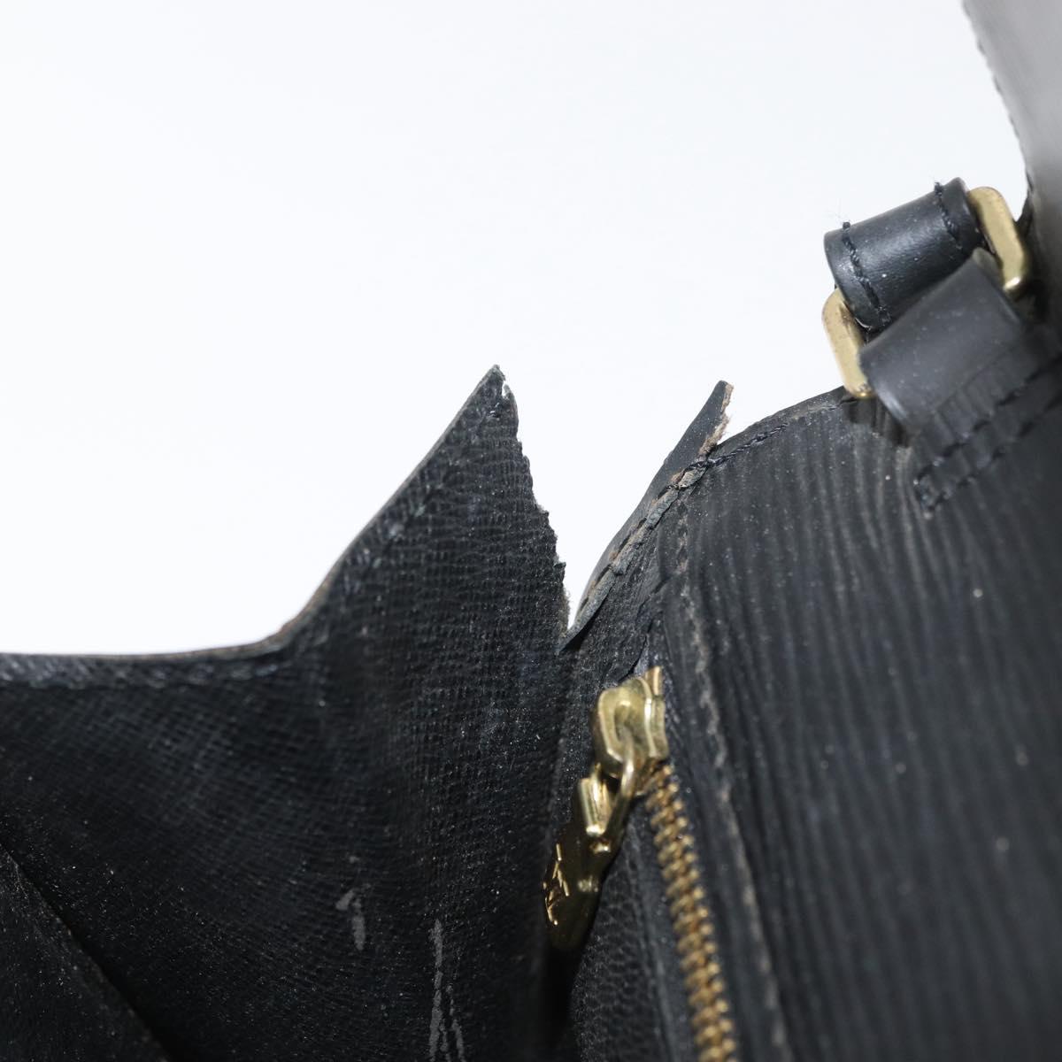 LOUIS VUITTON Epi Serie Dragonne Clutch Bag Black Noir M52612 LV Auth bs35123