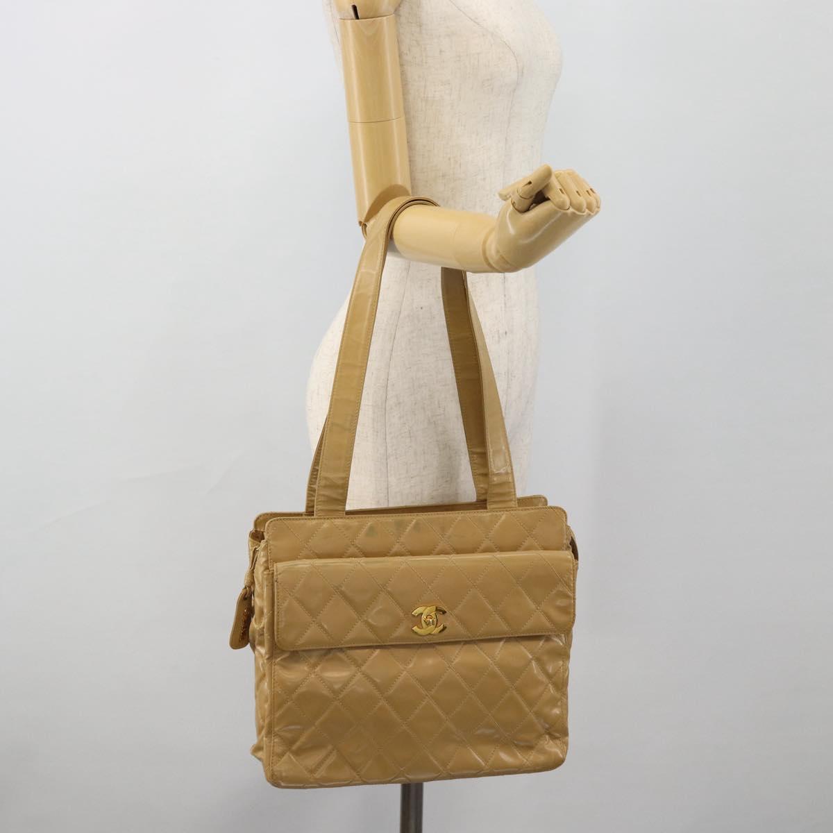 CHANEL Matelasse Tote Bag Patent Leather Beige Gold CC Auth bs35345