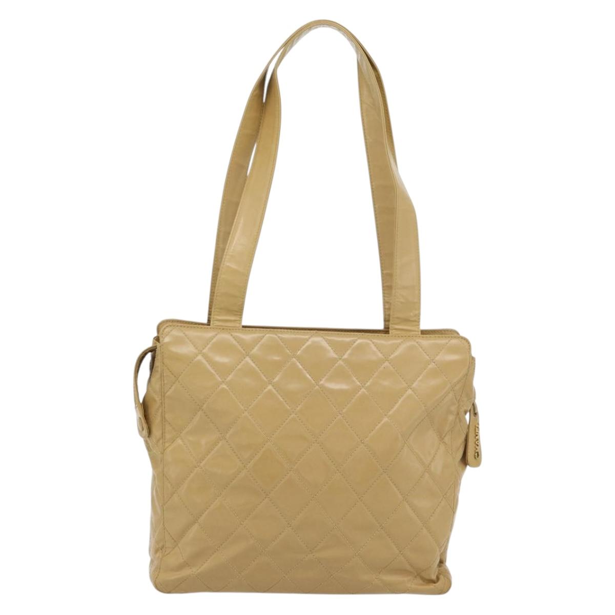 CHANEL Matelasse Tote Bag Patent Leather Beige Gold CC Auth bs35345