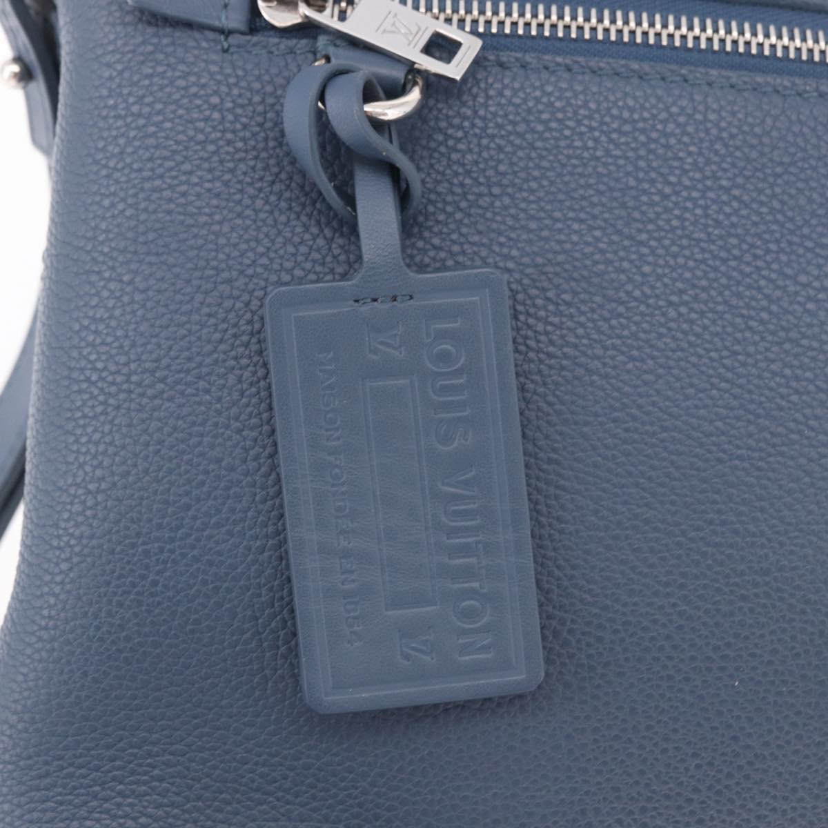 LOUIS VUITTON Takeoff Pouch Cowhide leather Blue Atlantic M82813 Auth bs35391A