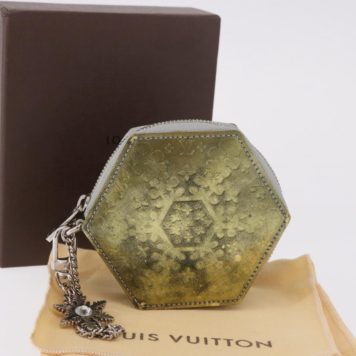 LOUIS VUITTON Vernis Porte Monnaie Flocon Purse Silver M58218 Auth bs35424