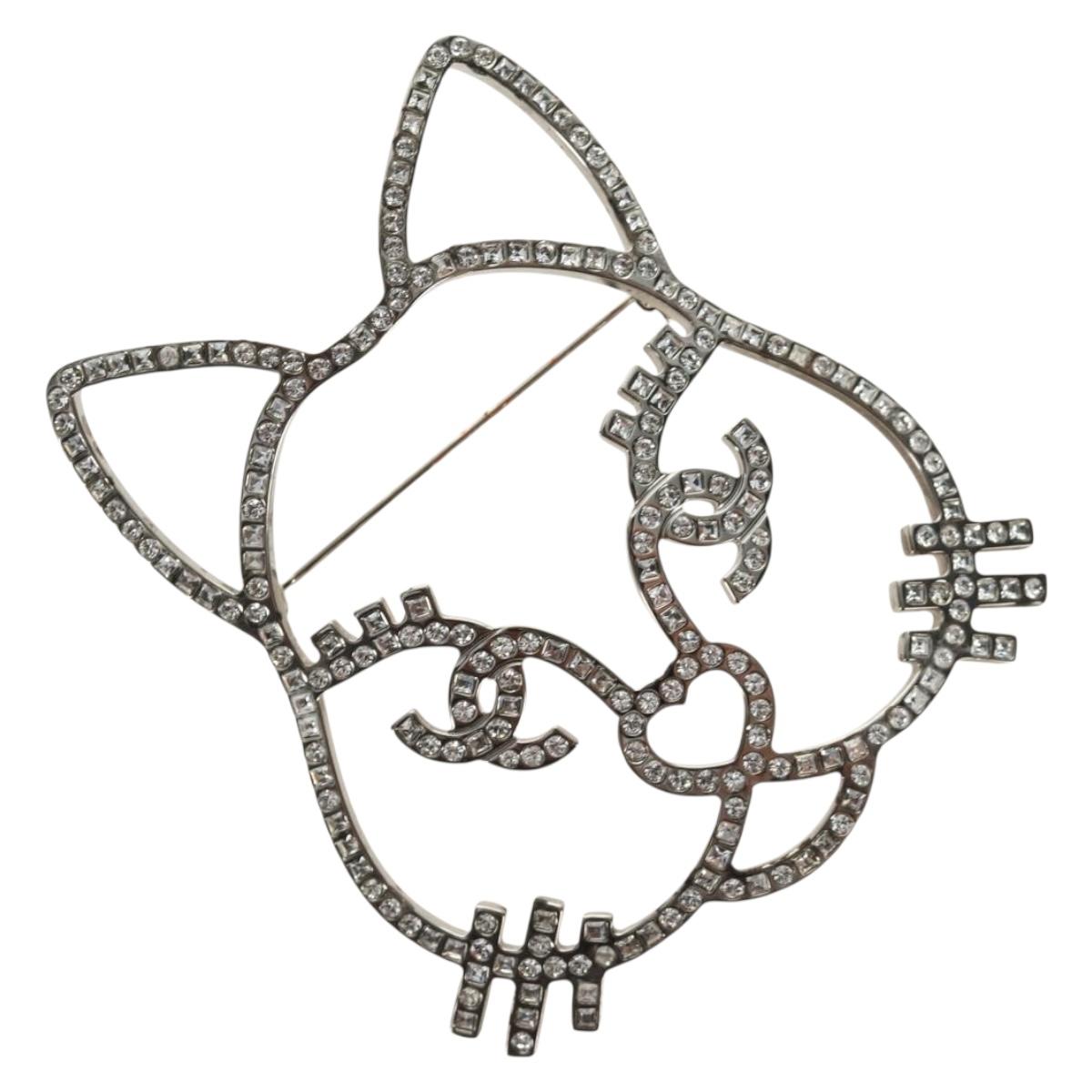 CHANEL Brooch Metal Silver CC Auth bs35760M
