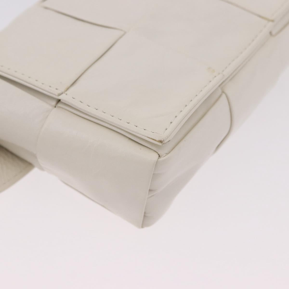 BOTTEGA VENETA MAXI INTRECCIATO Cassette Bag Leather White Silver Auth bs36173A