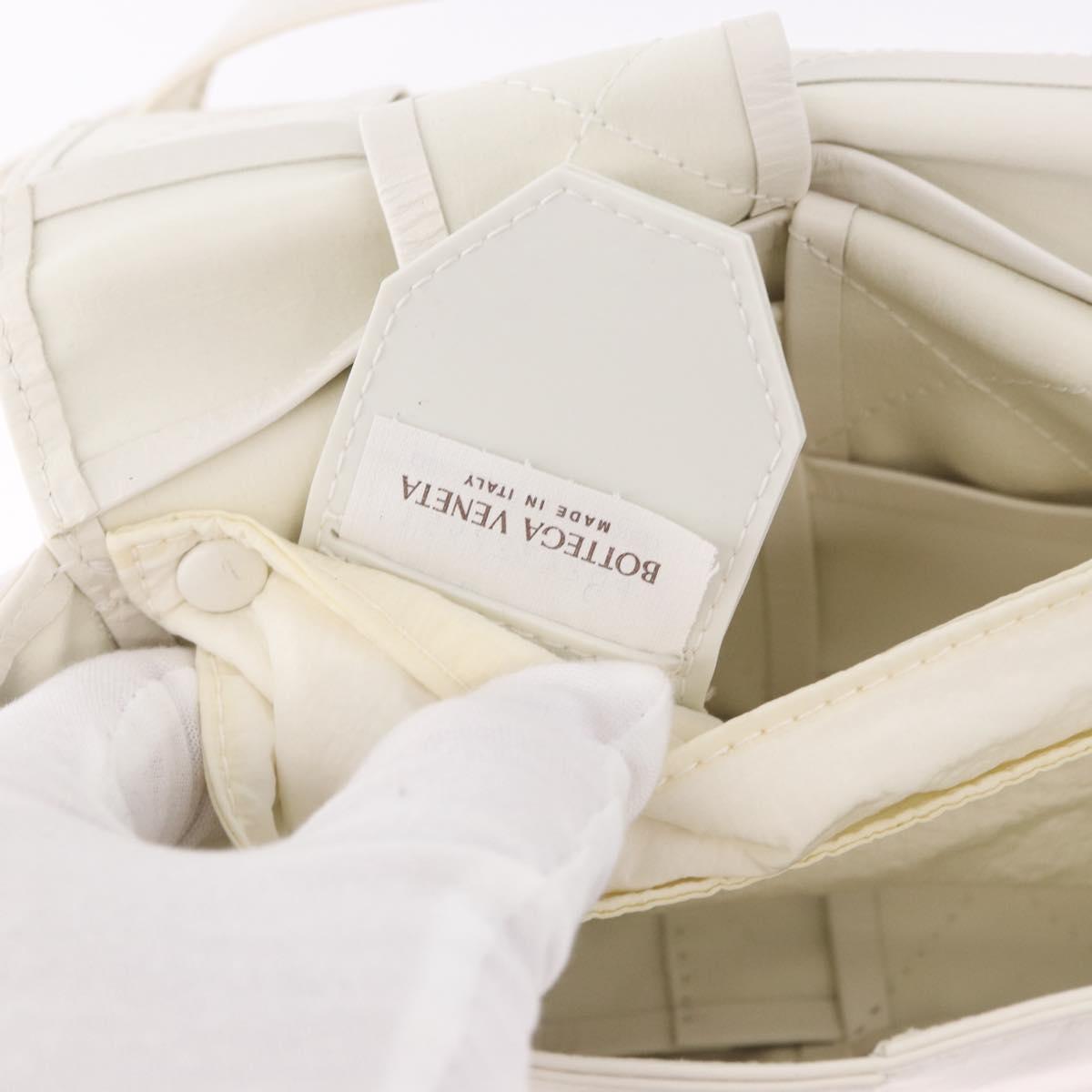 BOTTEGA VENETA MAXI INTRECCIATO Cassette Bag Leather White Silver Auth bs36173A