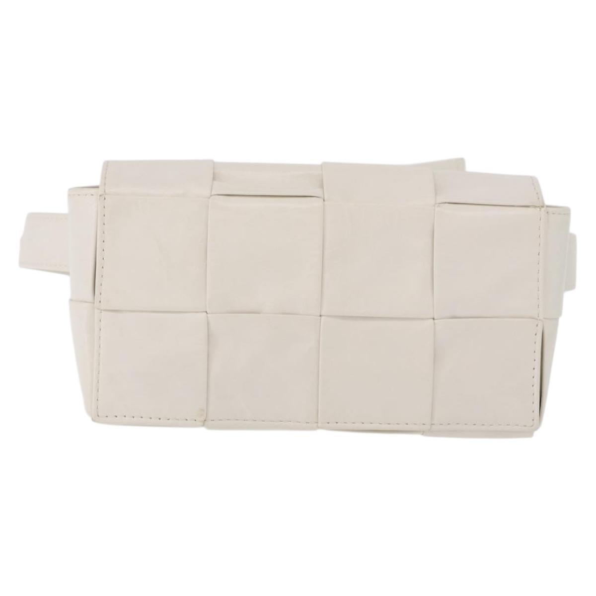BOTTEGA VENETA MAXI INTRECCIATO Cassette Bag Leather White Silver Auth bs36173A