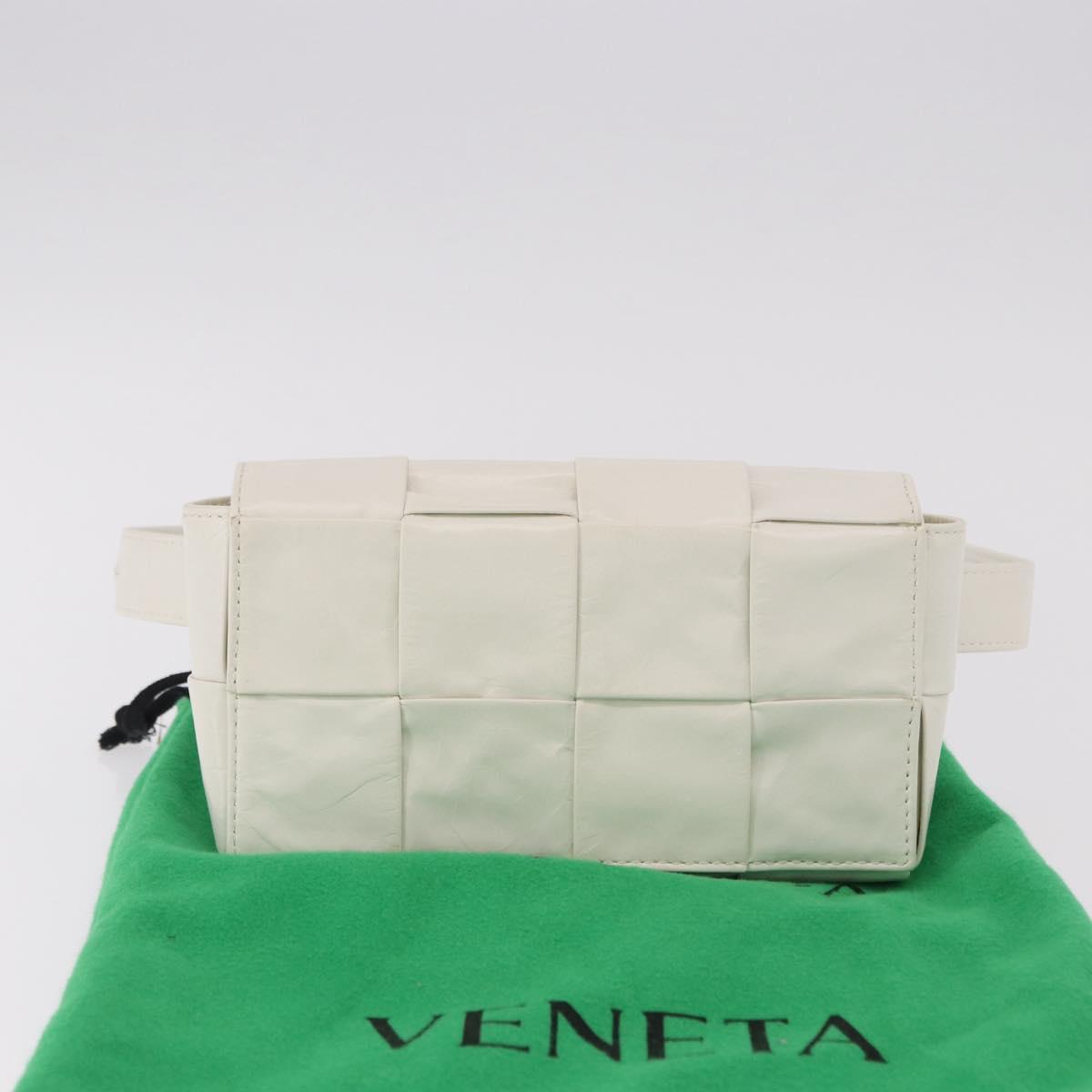 BOTTEGA VENETA MAXI INTRECCIATO Cassette Bag Leather White Silver Auth bs36173A
