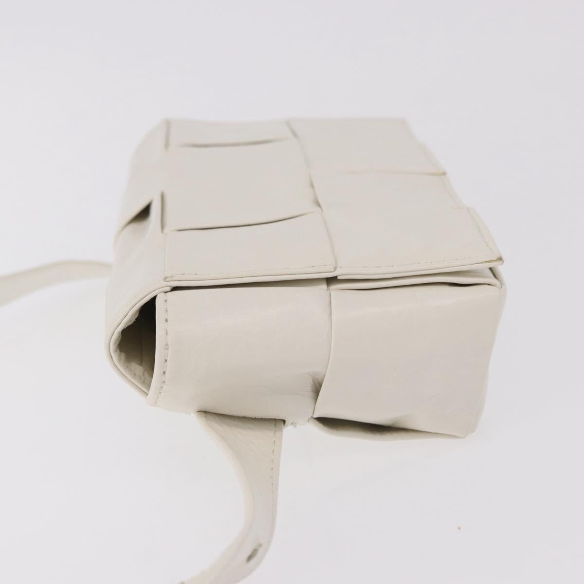 BOTTEGA VENETA MAXI INTRECCIATO Cassette Bag Leather White Silver Auth bs36173A