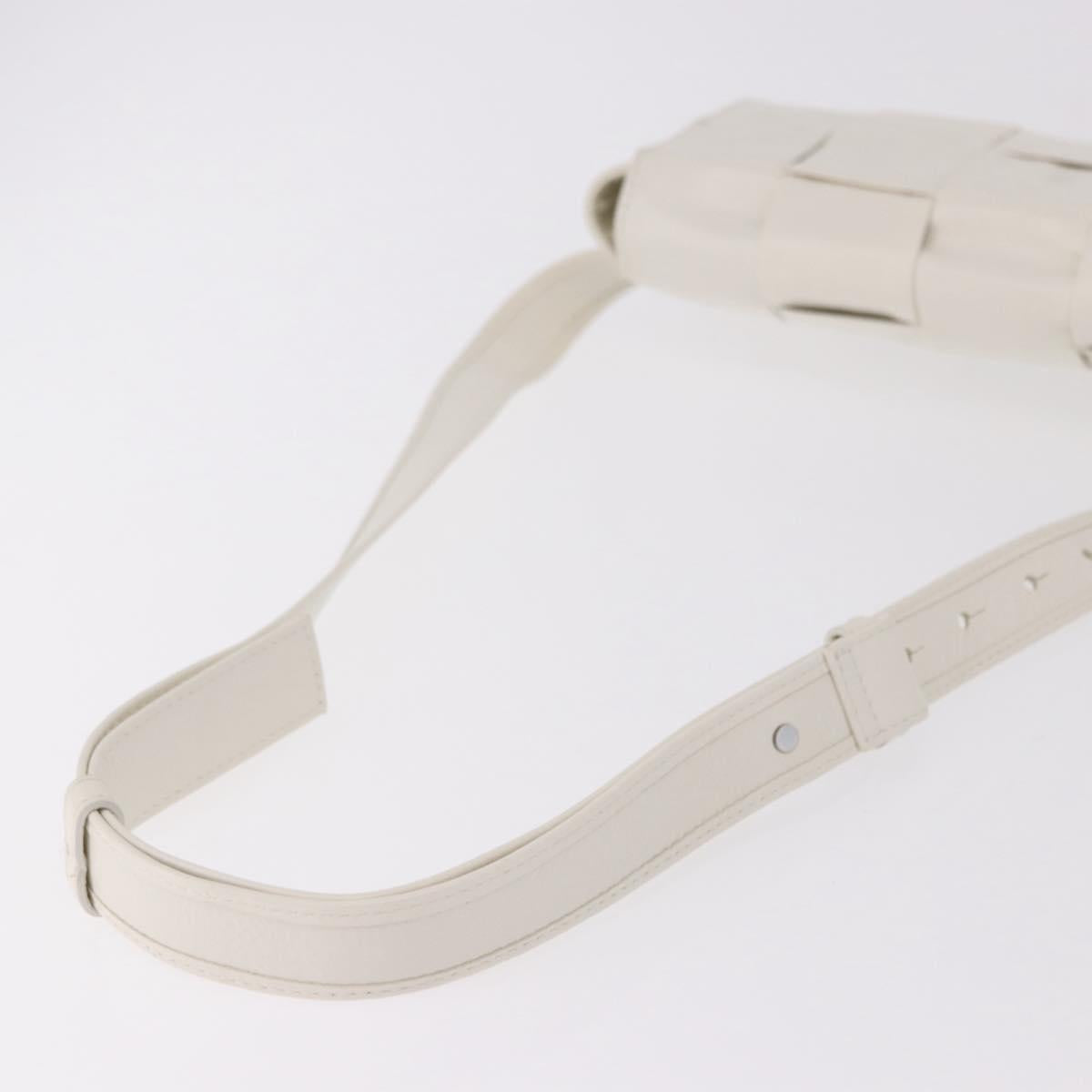 BOTTEGA VENETA MAXI INTRECCIATO Cassette Bag Leather White Silver Auth bs36173A