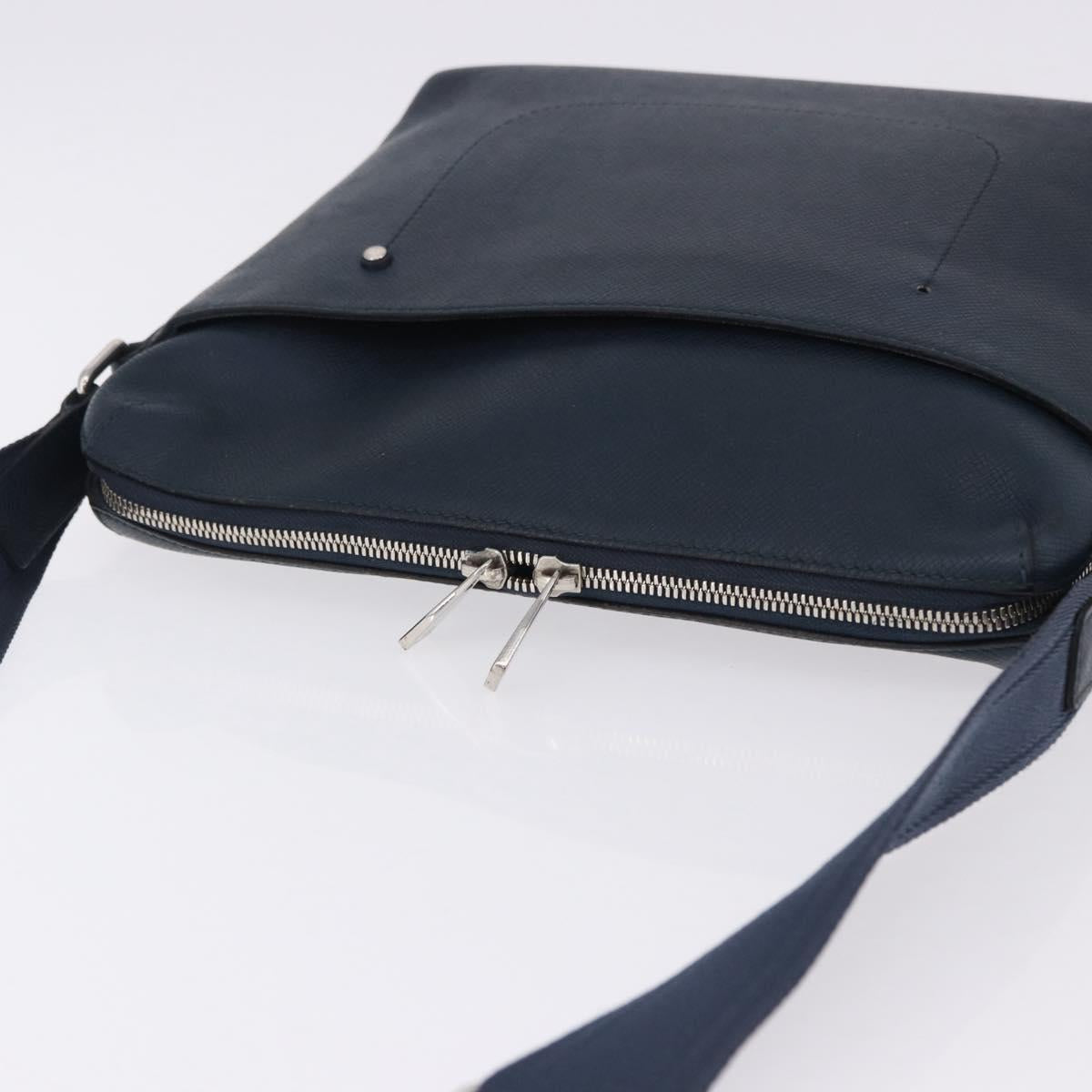 LOUIS VUITTON Taiga Grigri Messenger PM Messenger bag Navy M30236 Auth bs36319