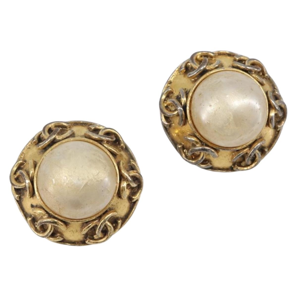 CHANEL Earring Metal Gold Tone White CC Auth bs37073