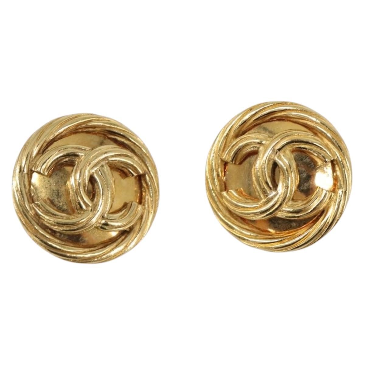 CHANEL Earring Metal Gold Tone CC Auth bs37165V
