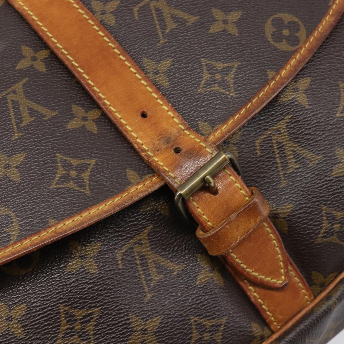 LOUIS VUITTON Monogram Saumur 35 Shoulder Bag M42254 LV Auth bs37607