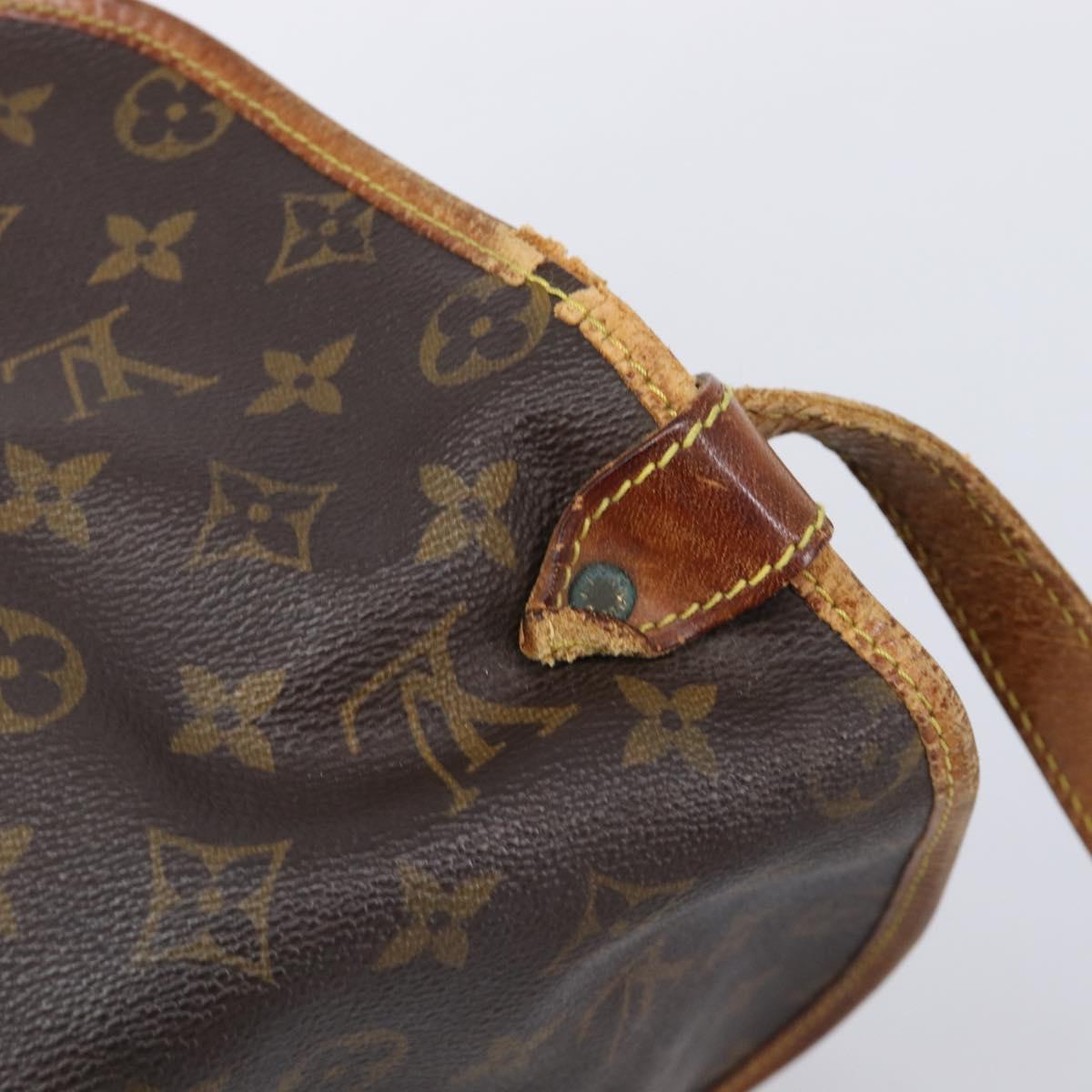 LOUIS VUITTON Monogram Saumur 35 Shoulder Bag M42254 LV Auth bs37607
