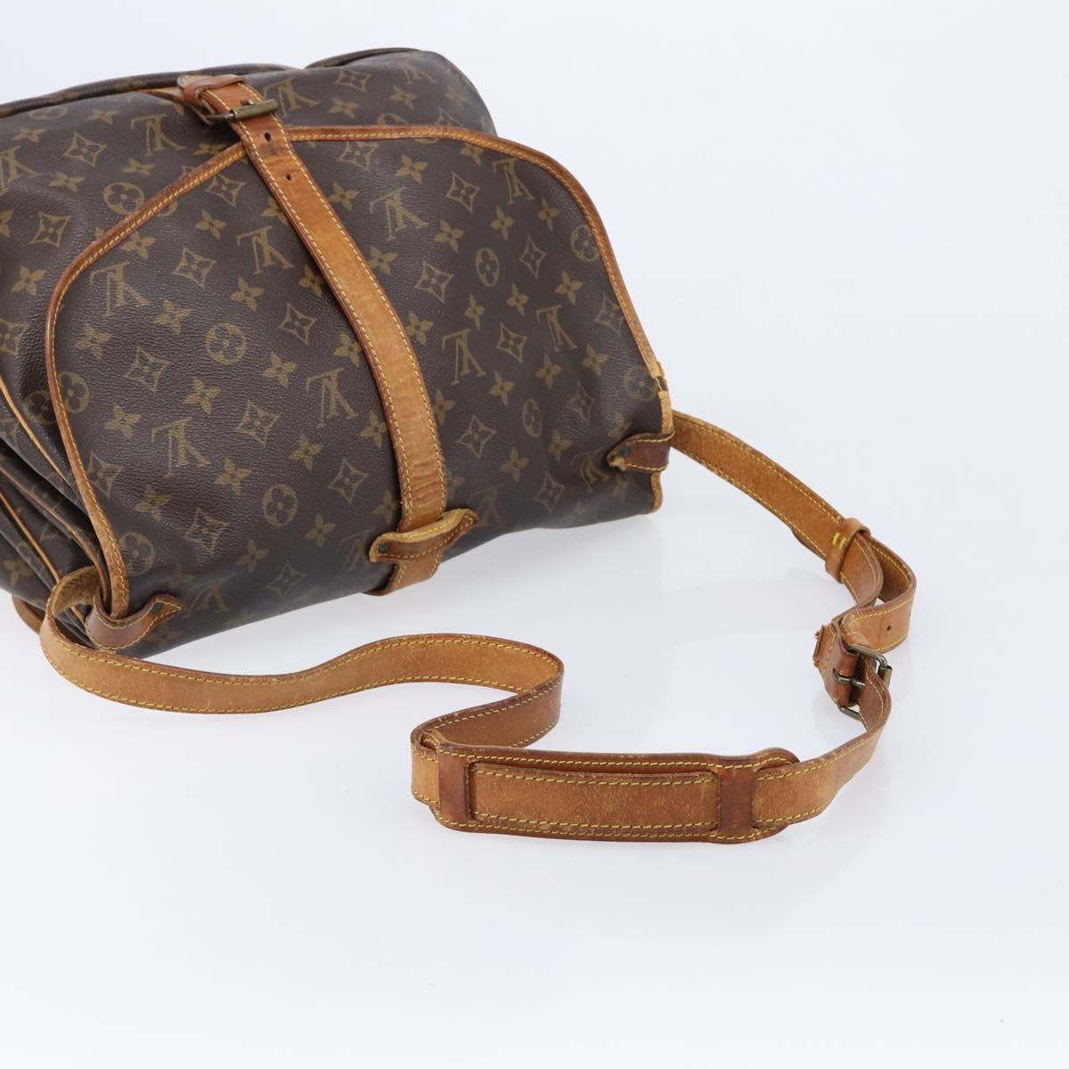 LOUIS VUITTON Monogram Saumur 35 Shoulder Bag M42254 LV Auth bs37607