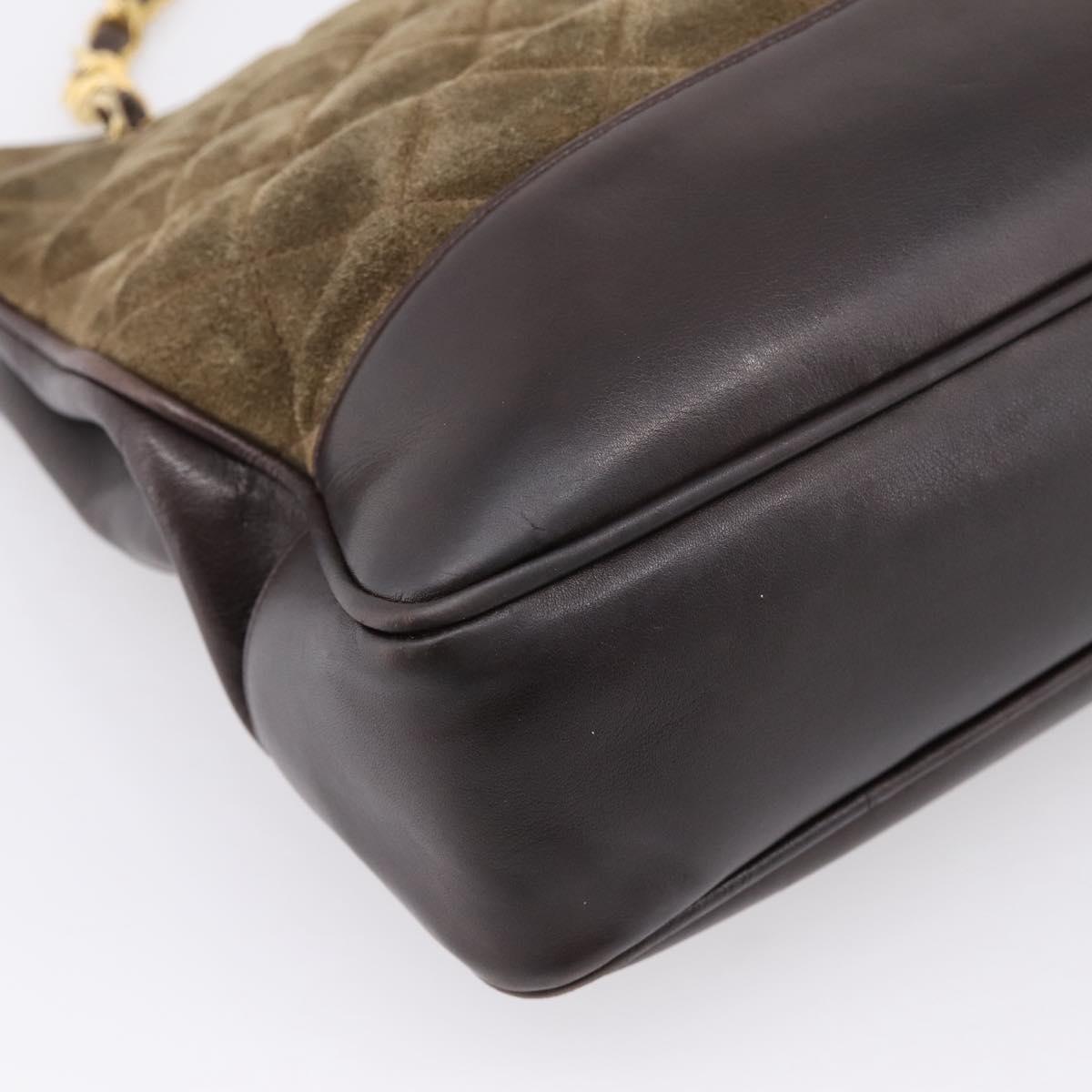 CHANEL Matelasse Chain Shoulder Bag Suede Leather Green Gold CC Auth bs37714A