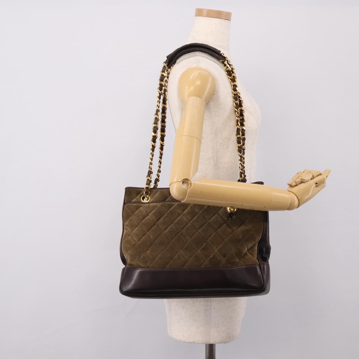 CHANEL Matelasse Chain Shoulder Bag Suede Leather Green Gold CC Auth bs37714A