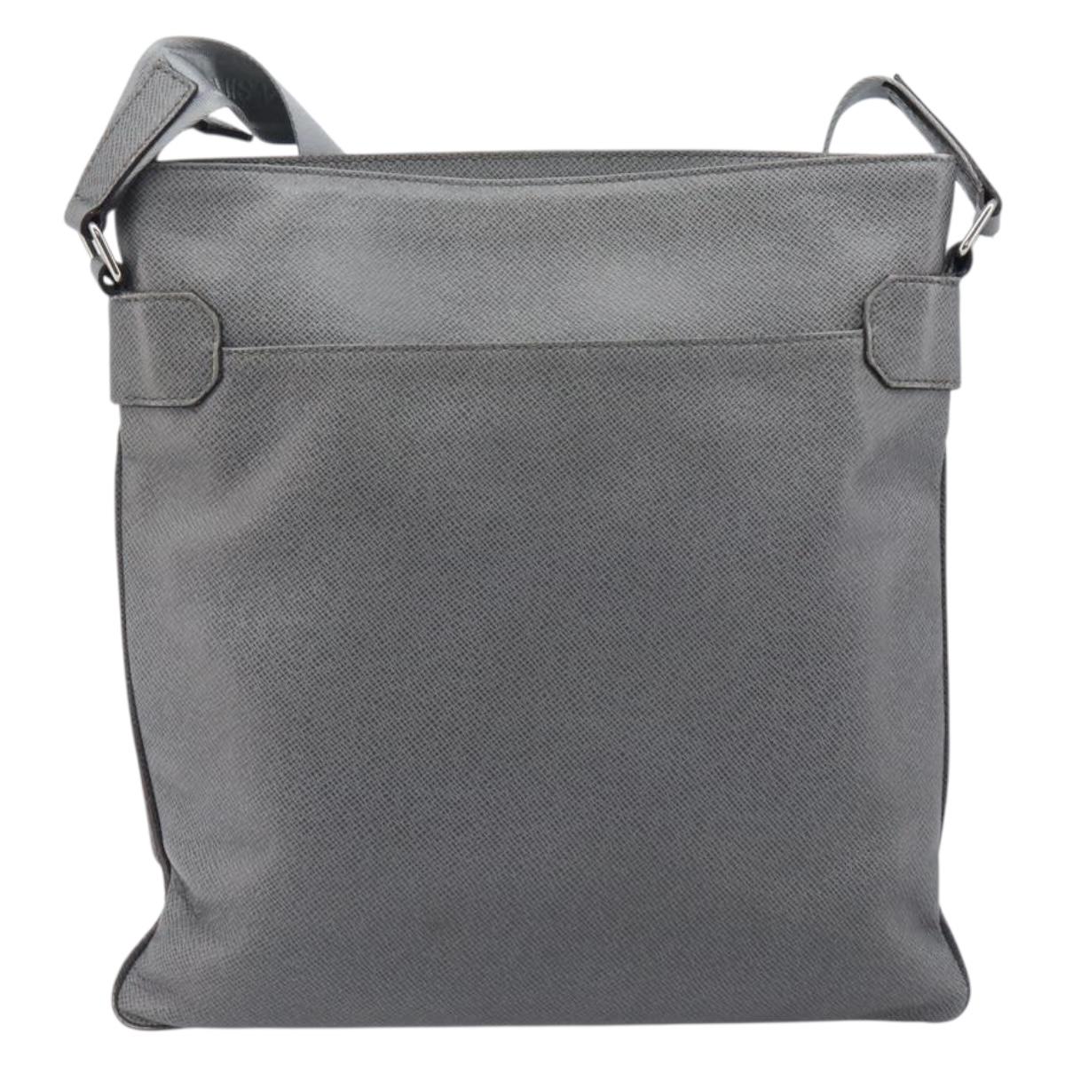 LOUIS VUITTON Taiga Sasha Shoulder Bag Gray M32630 LV Auth bs37771