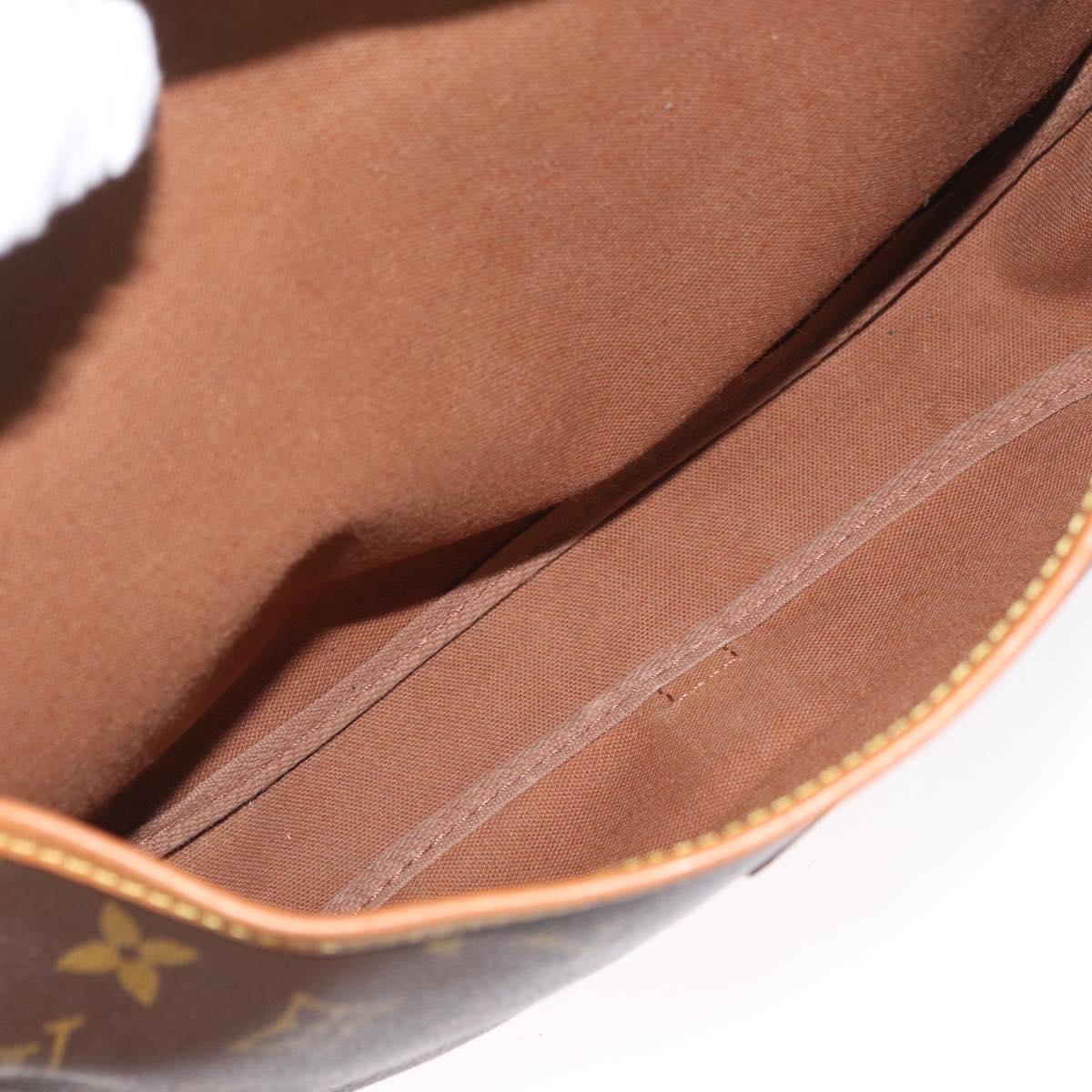 LOUIS VUITTON Monogram Saumur 30 Shoulder Bag M42256 LV Auth BSZ049