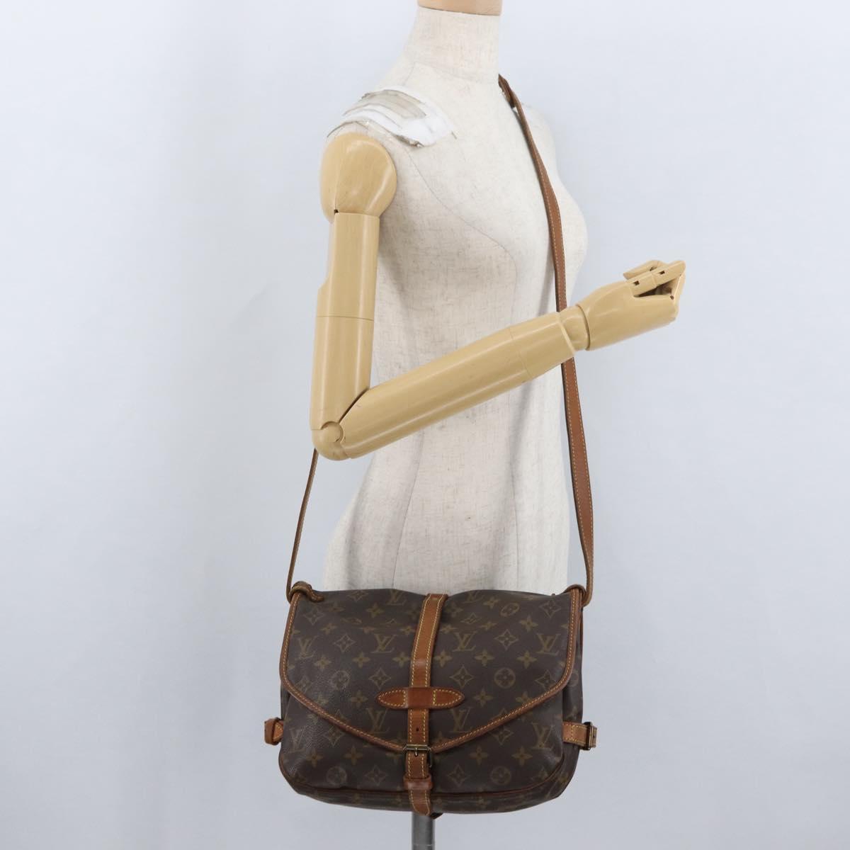 LOUIS VUITTON Monogram Saumur 30 Shoulder Bag M42256 LV Auth BSZ049