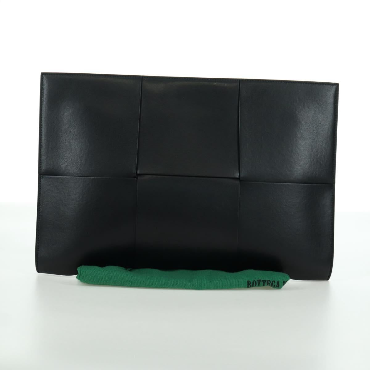 BOTTEGA VENETA MAXI INTRECCIATO Clutch Bag Leather Black Silver Auth BSZ216M