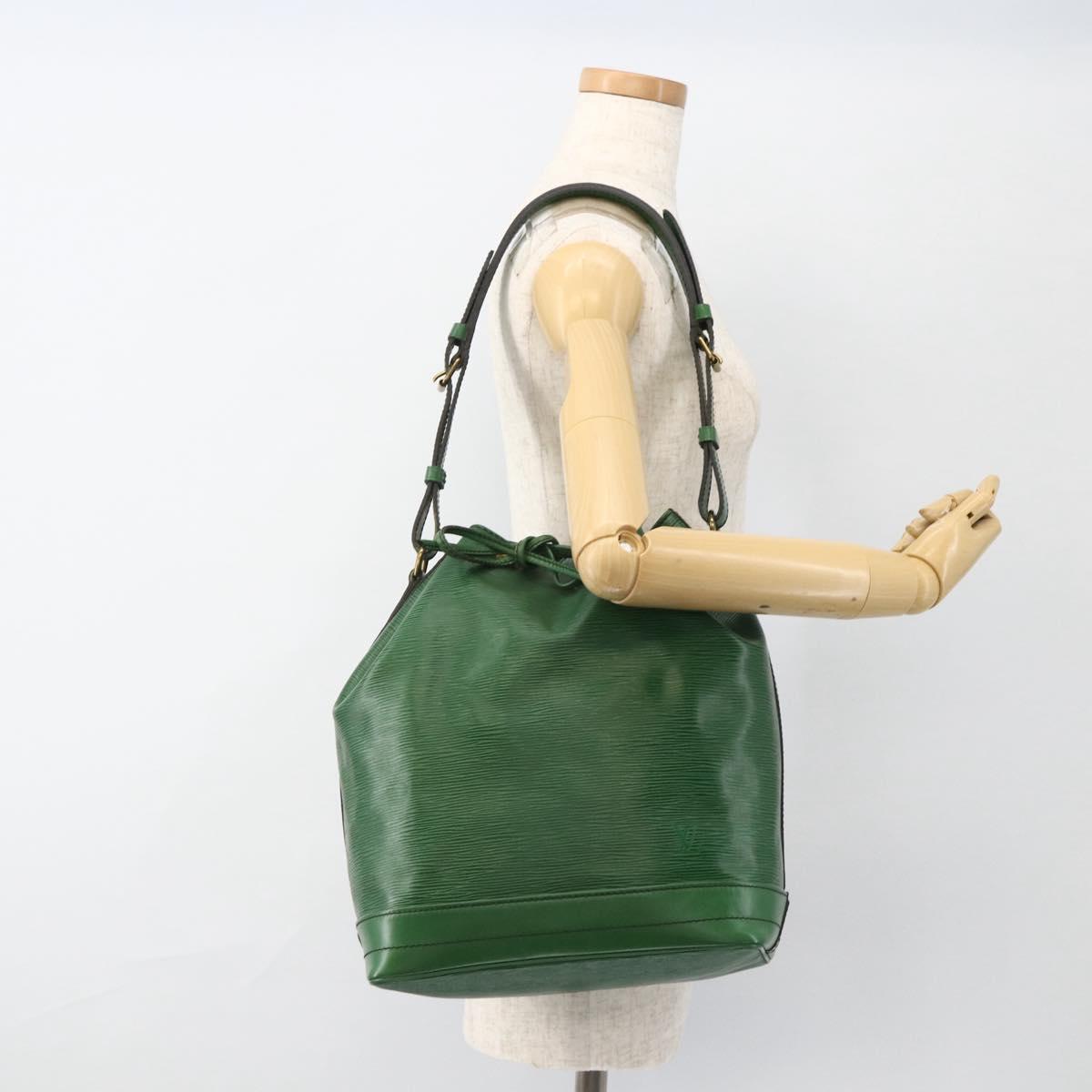 LOUIS VUITTON Epi Noe Shoulder Bag Green M44004 LV Auth BSZ514
