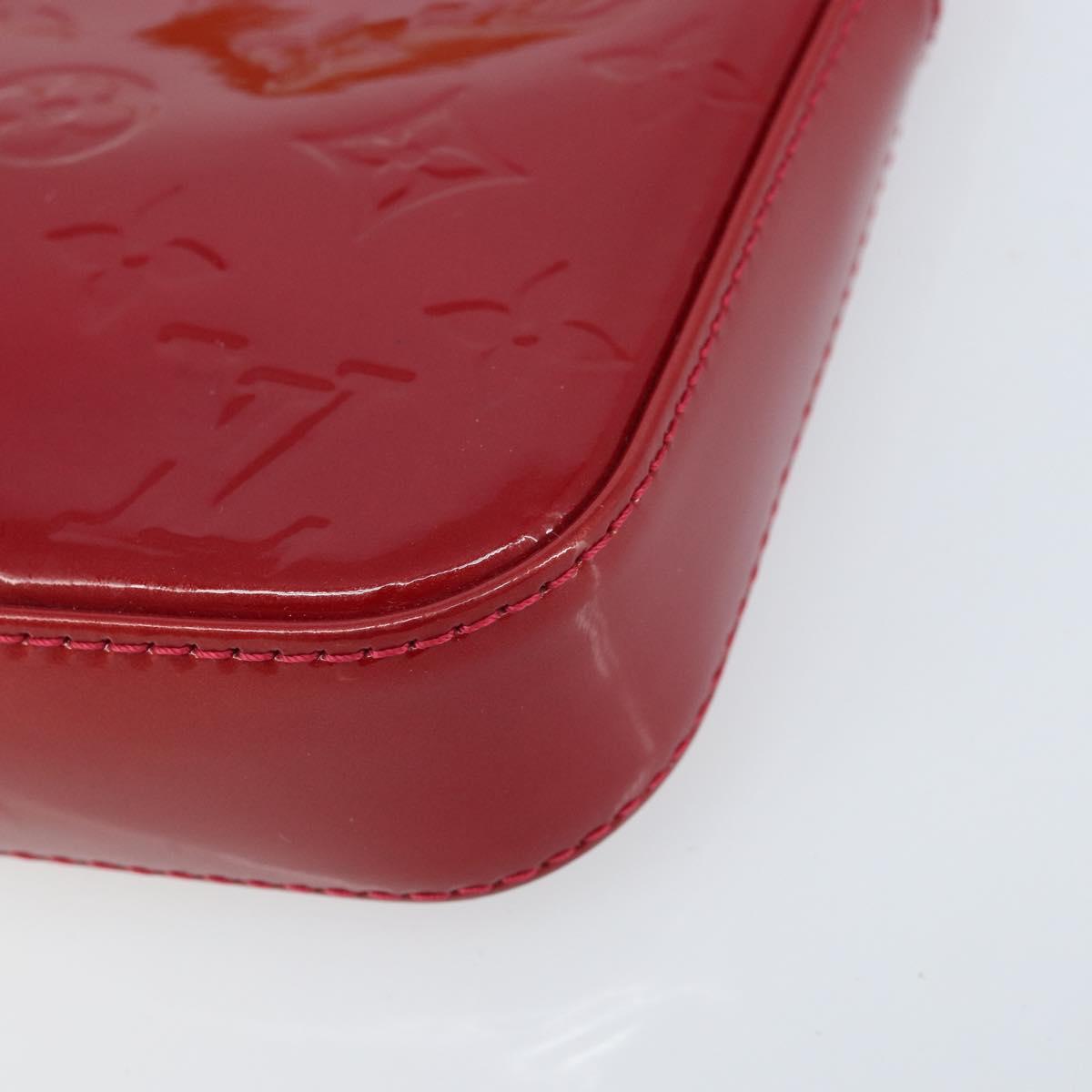 LOUIS VUITTON Vernis Pochette Accessoires Pouch Pomme D'amour M91577 Auth BSZ522