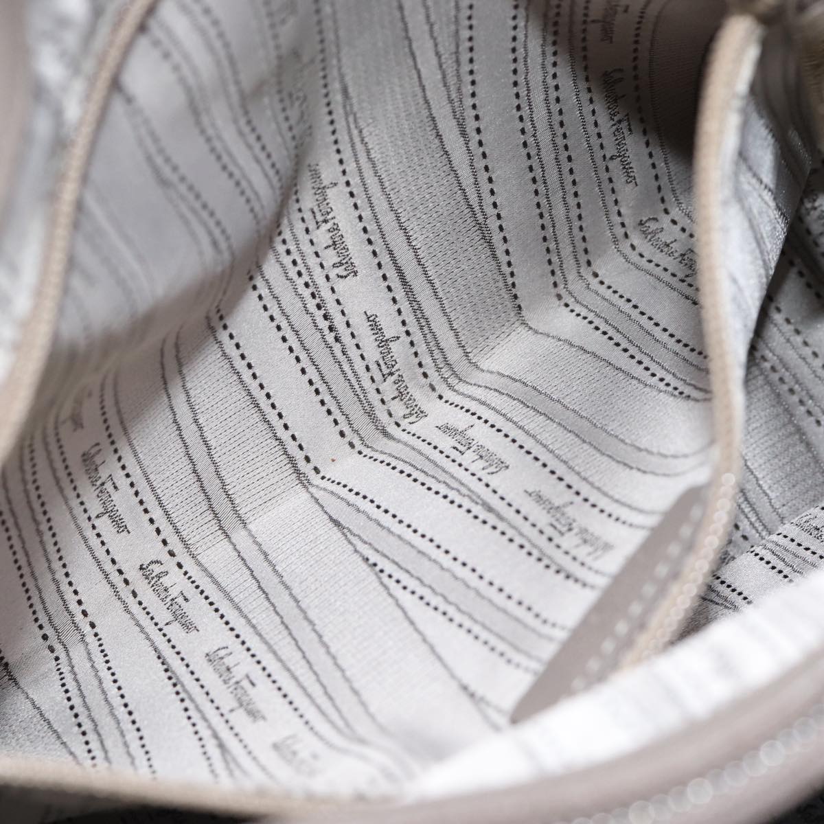 Salvatore Ferragamo Hand Bag Enamel Beige Auth cl837