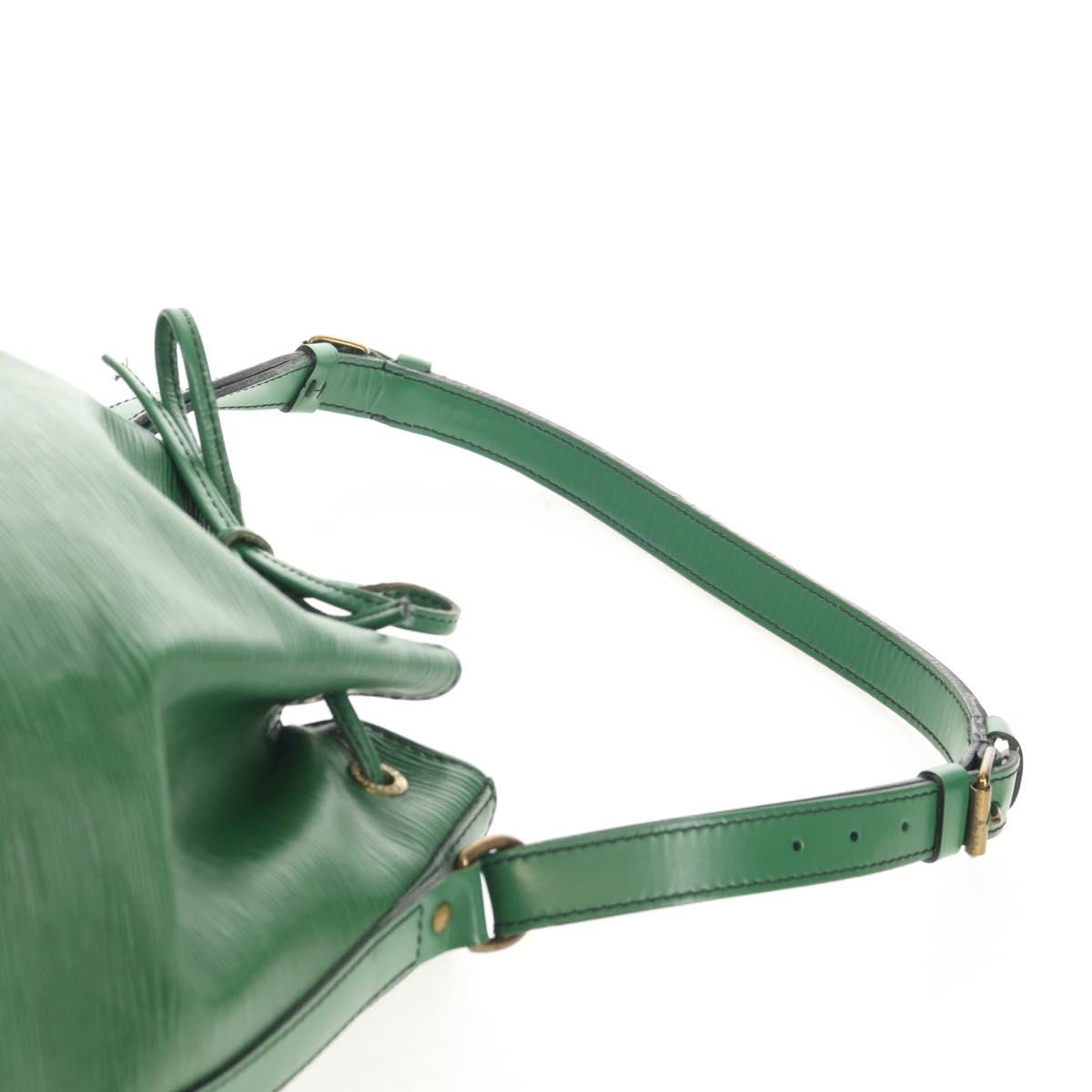 LOUIS VUITTON Epi Petit Noe Shoulder Bag Green M44104 LV Auth ep11754
