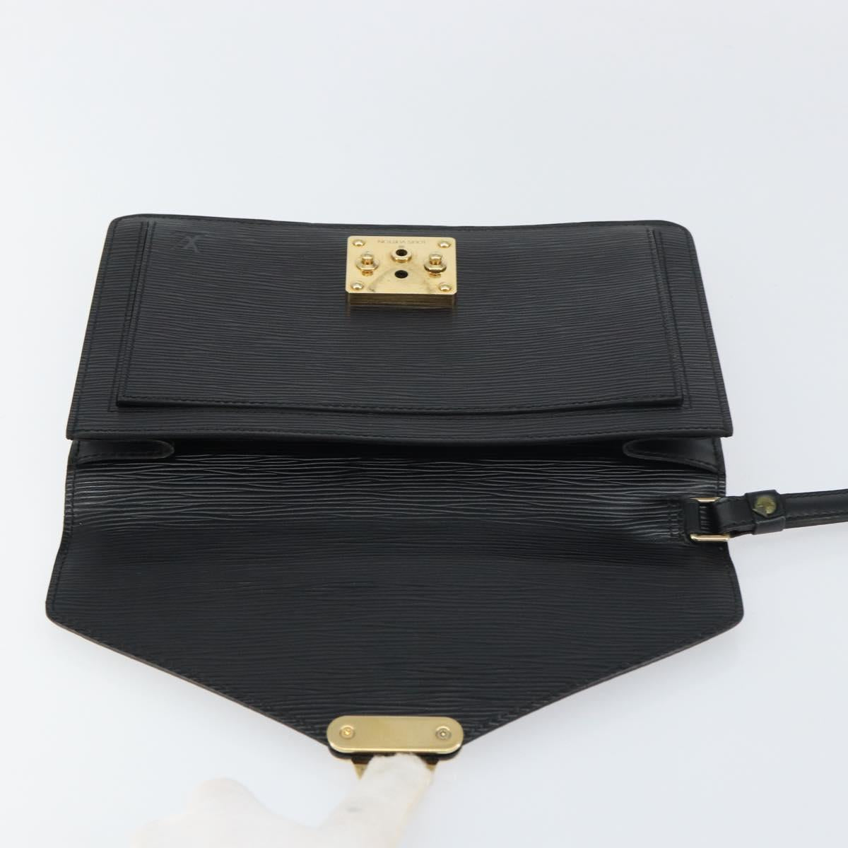 LOUIS VUITTON Epi Serie Dragonne Clutch Bag Black Noir M52612 LV Auth ep12293