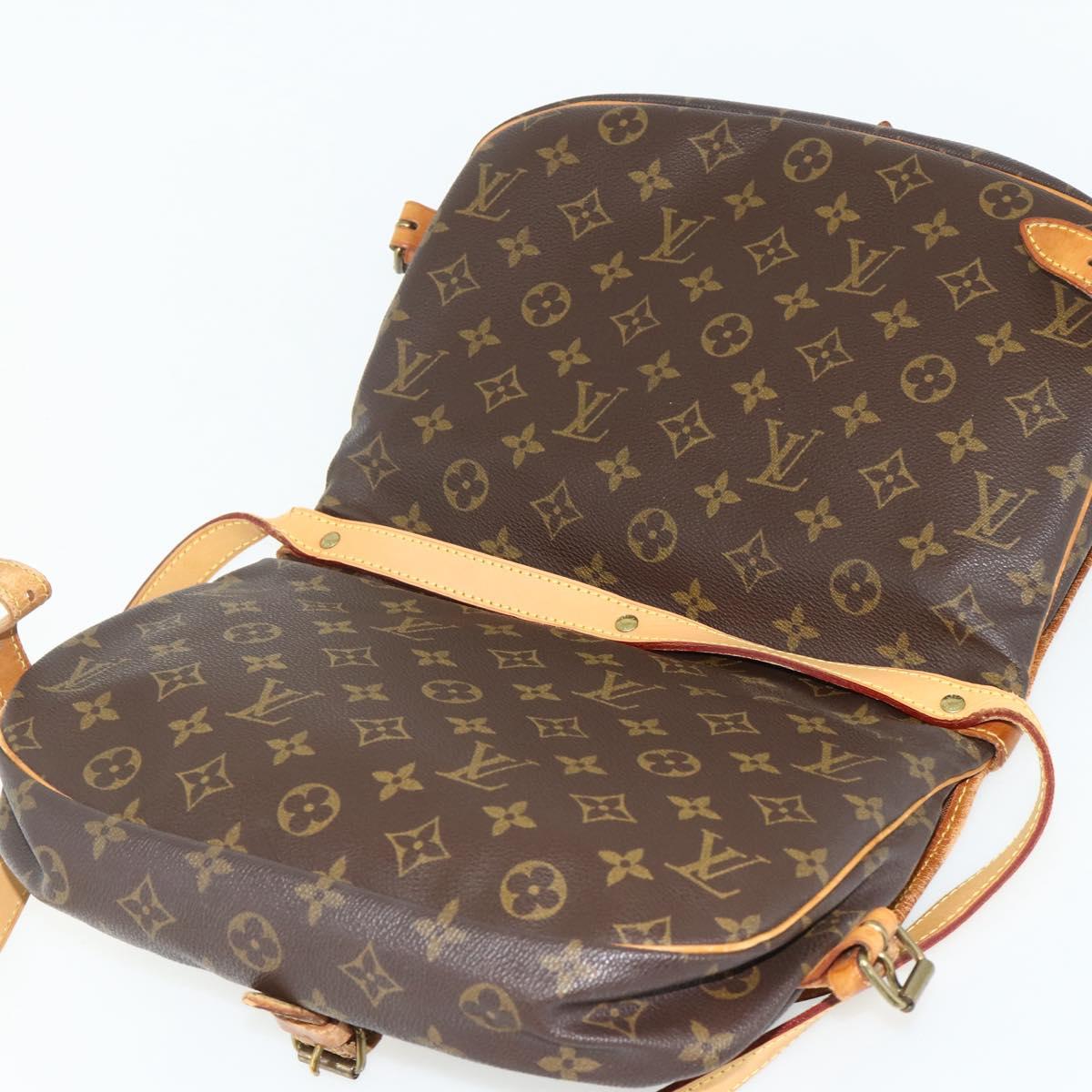 LOUIS VUITTON Monogram Saumur 30 Shoulder Bag M42256 LV Auth ep14523