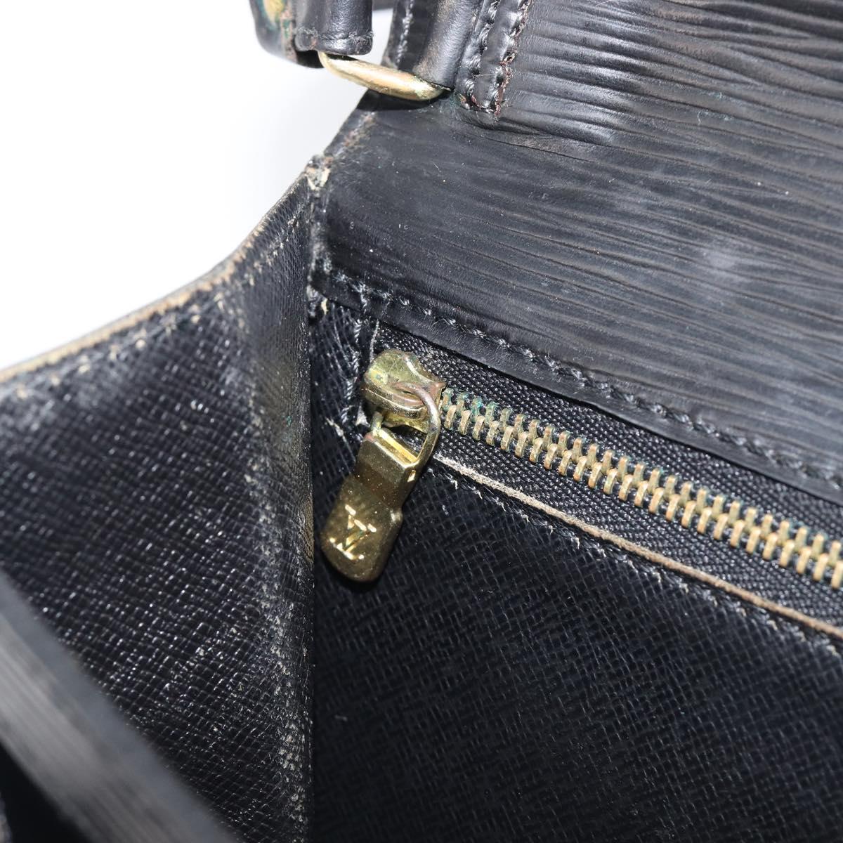 LOUIS VUITTON Epi Serie Dragonne Clutch Bag Black Noir M52612 LV Auth ep16412