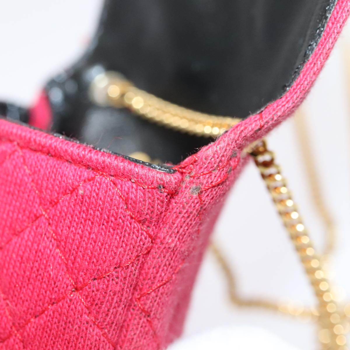 CHANEL Chain Quilted Shoulder Pouch Cotton Gold Red CC Auth ep5533