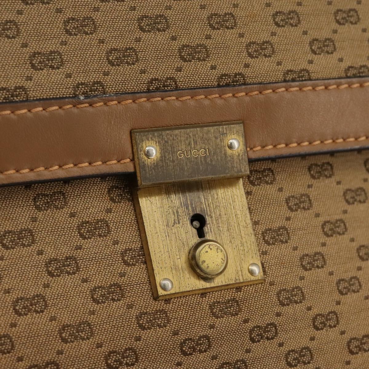 GUCCI Micro GG Canvas Clutch Bag Beige Auth ep6918