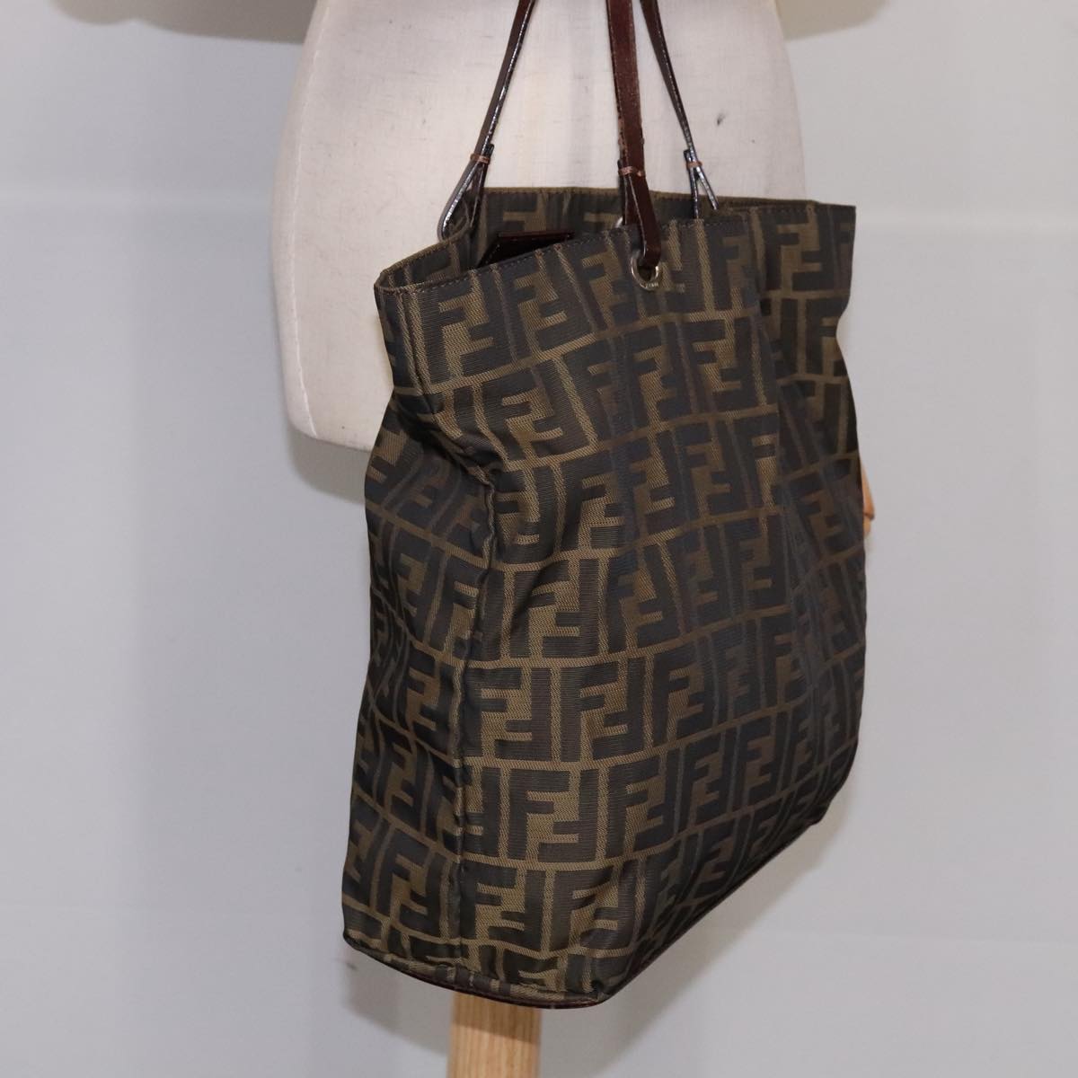 FENDI Zucca Canvas Hand Bag Brown Black Auth ep7128