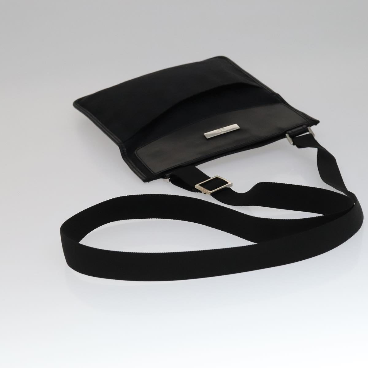 GUCCI GG Canvas Shoulder Bag Black 27639 Auth ep7170