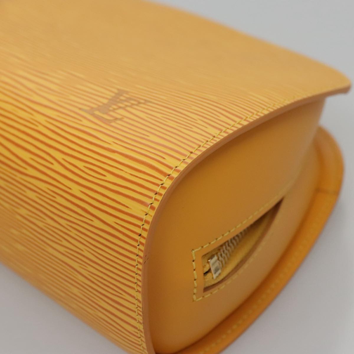 LOUIS VUITTON Epi Dauphine MM Pouch Tassili Yellow LV Auth ep7183