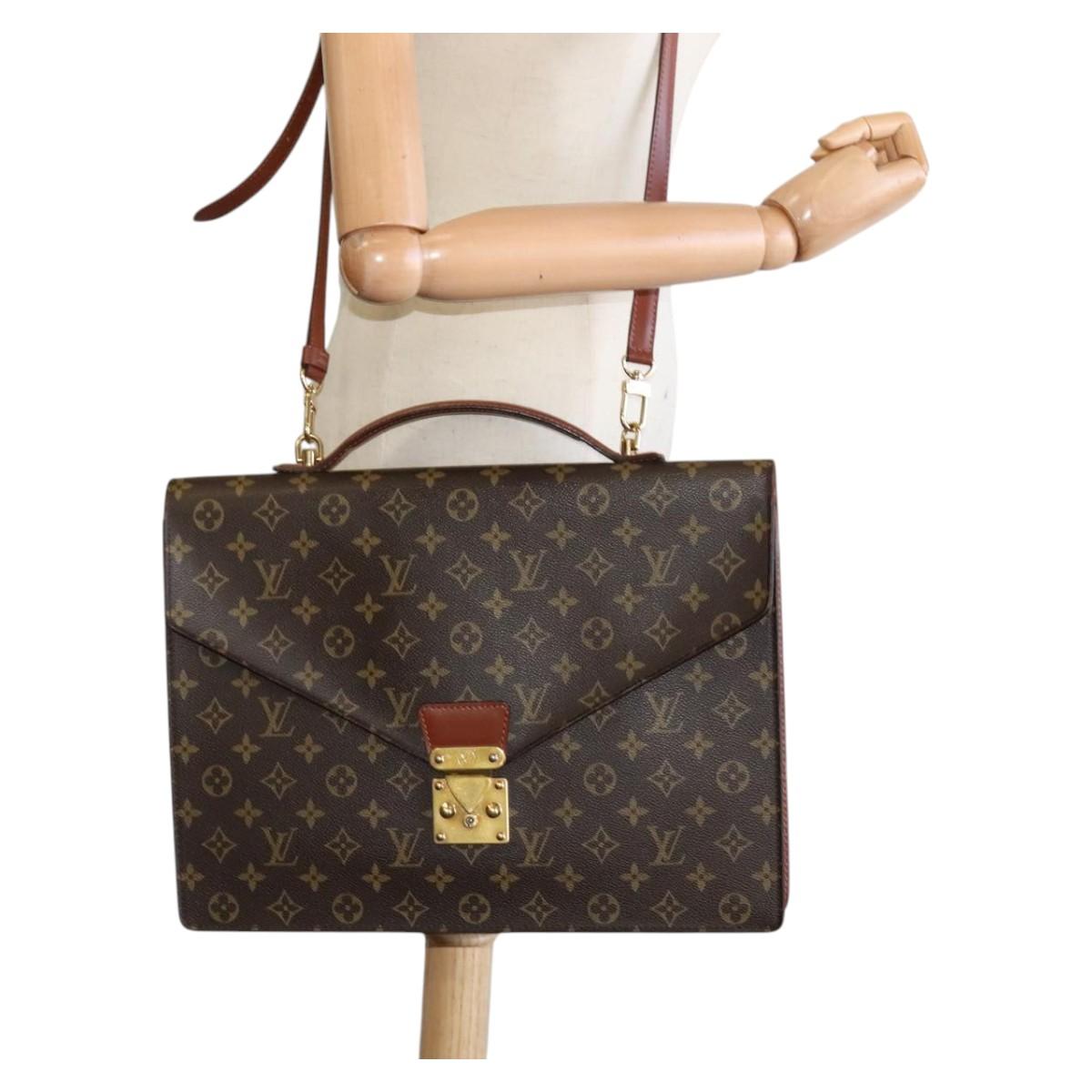 LOUIS VUITTON Monogram Porte Documents Bandouliere Bag M53338 Auth ep7782