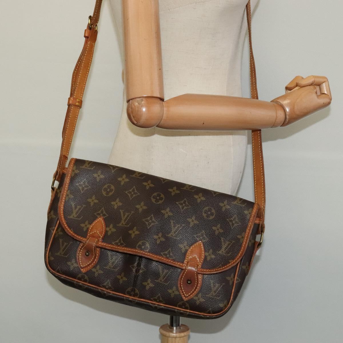 LOUIS VUITTON Monogram Gibeciere MM Shoulder Bag M42247 LV Auth ep7955