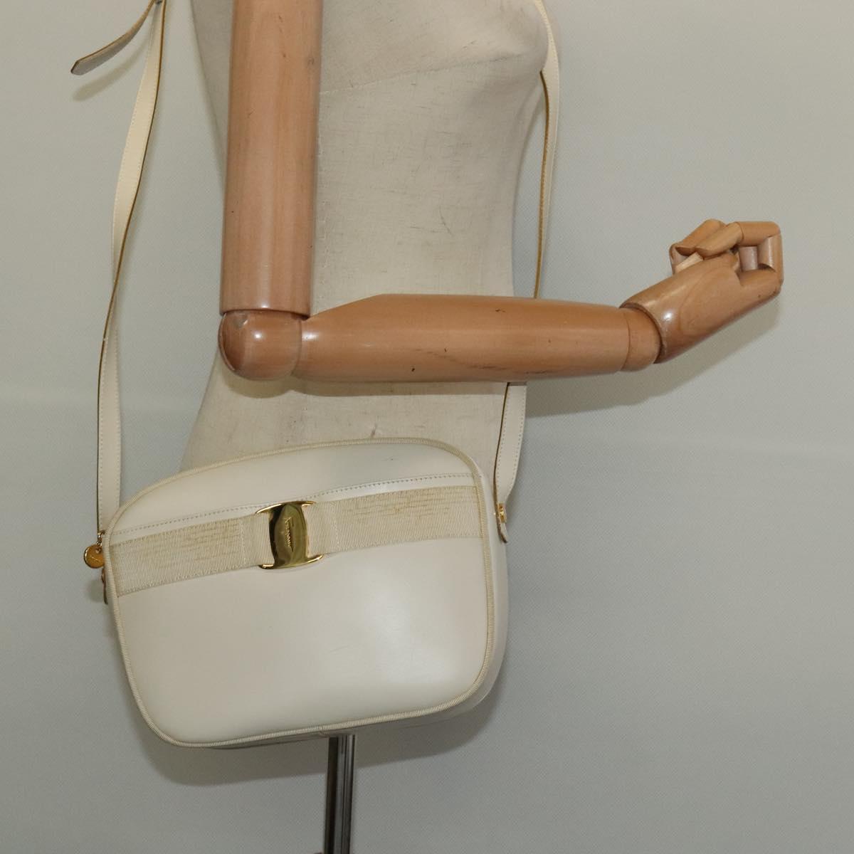 Salvatore Ferragamo Vala Shoulder Bag Leather White Gold Auth ep9145