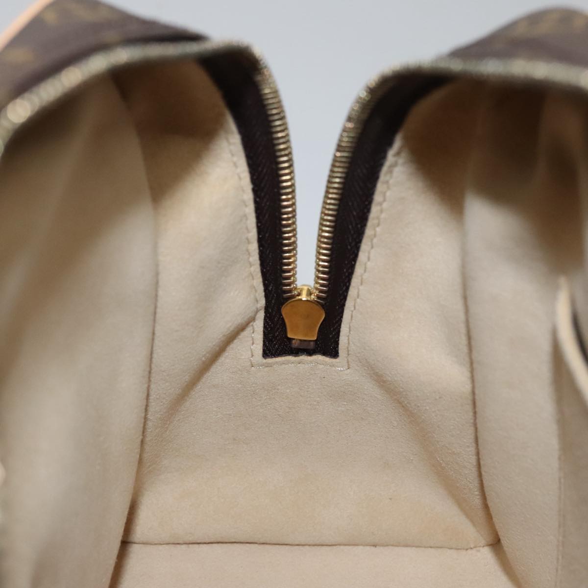 LOUIS VUITTON Monogram Manhattan PM Hand Bag M40026 LV Auth FF5979SAV