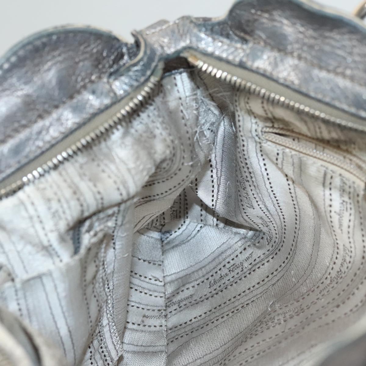 Salvatore Ferragamo Gancini Marissa Shoulder Bag Leather Silver Auth fm4685