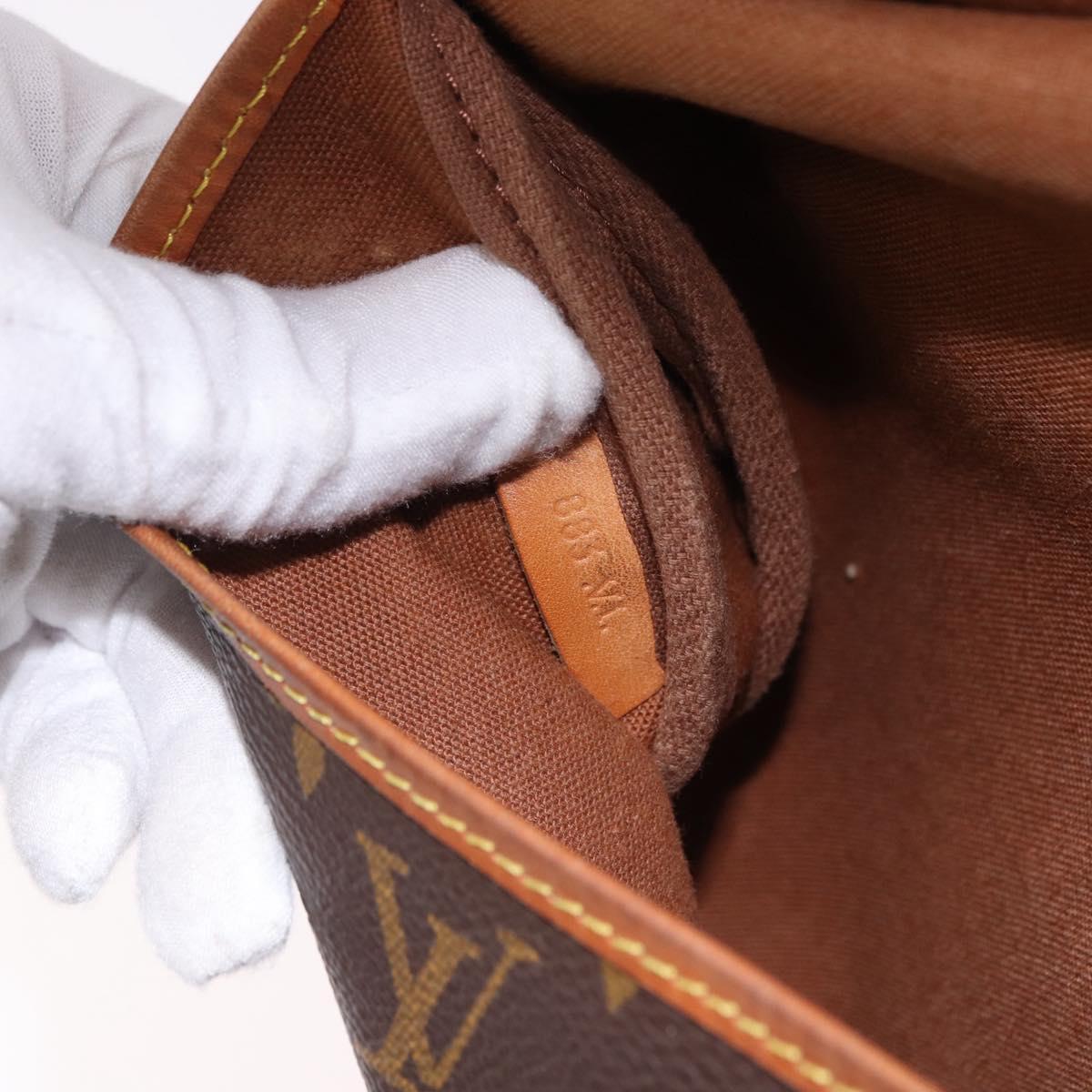 LOUIS VUITTON Monogram Saumur 30 Shoulder Bag M42256 LV Auth fm5380