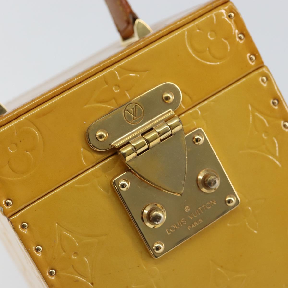 LOUIS VUITTON Monogram Vernis Bleecker Cosmetic Pouch Beige M91002 Auth gh1193