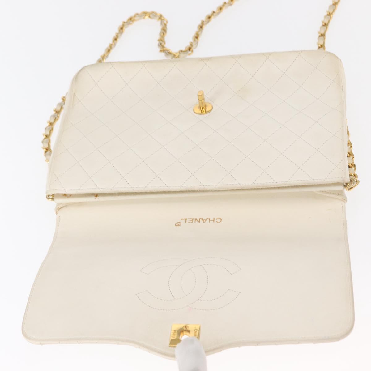 CHANEL Matelasse 25 Chain Shoulder Bag Leather White Gold CC Auth gh1552