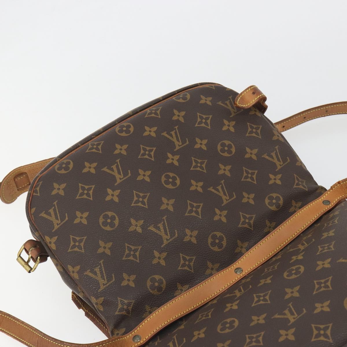 LOUIS VUITTON Monogram Saumur 30 Shoulder Bag M42256 LV Auth gh2324
