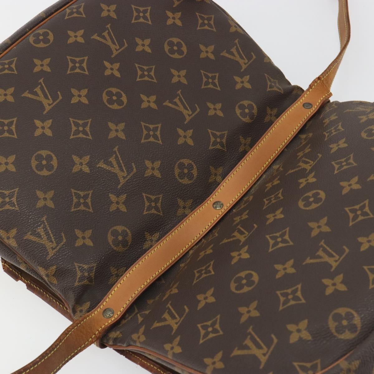 LOUIS VUITTON Monogram Saumur 30 Shoulder Bag M42256 LV Auth gh2324
