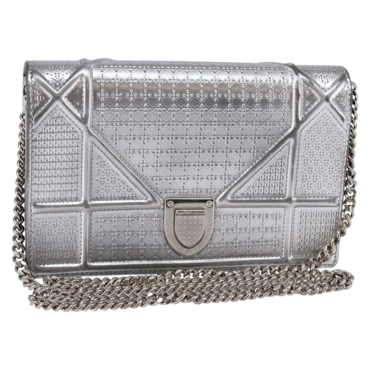 Christian Dior Chain Diorama Shoulder Bag Leather Silver Auth gh990