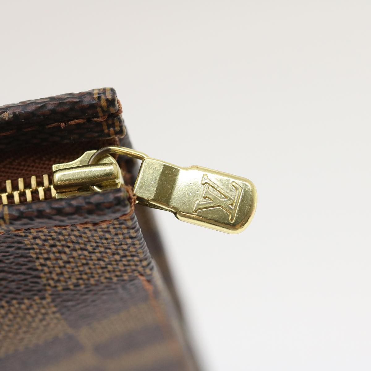 LOUIS VUITTON Damier Ebene Poche Toilette 26 Pouch N47543 LV Auth am2487g